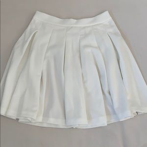 Super cute mini tennis skirt (Brand new)